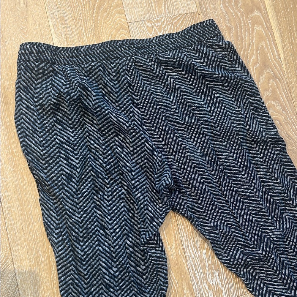 Old Navy Drawstring Herringbone Pants - Picture 7 of 7